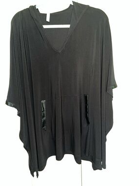 Last Tango Black Hooded V-Neck Poncho Top size large